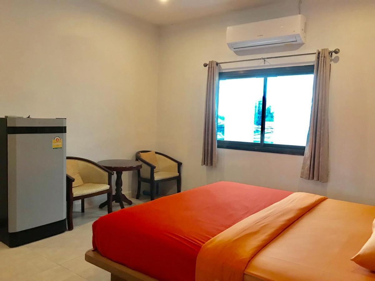 苏梅岛 Hiranyika Cafe & Bed旅舍 外观 照片