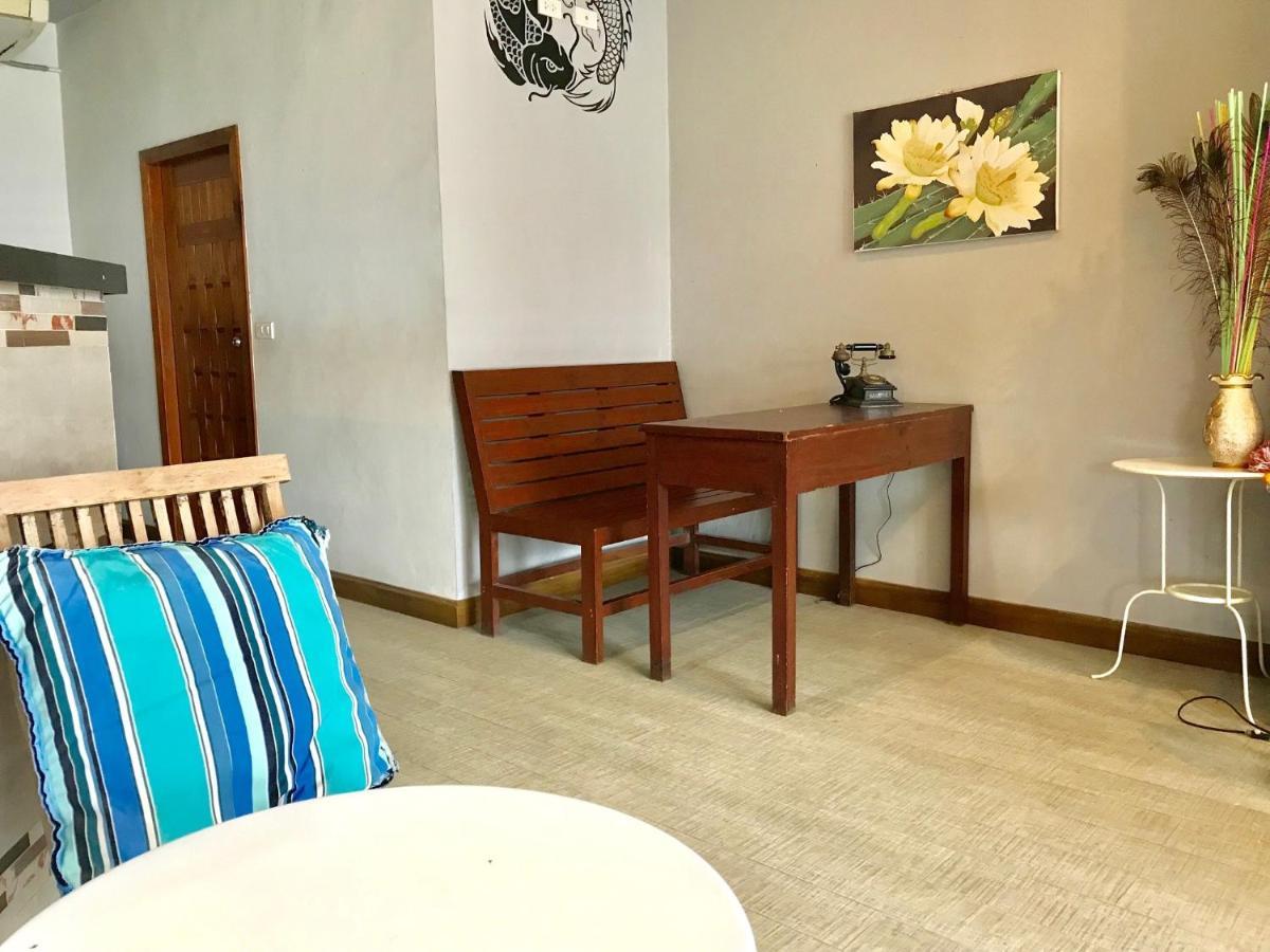 苏梅岛 Hiranyika Cafe & Bed旅舍 外观 照片