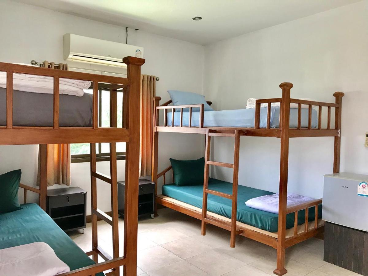 苏梅岛 Hiranyika Cafe & Bed旅舍 外观 照片